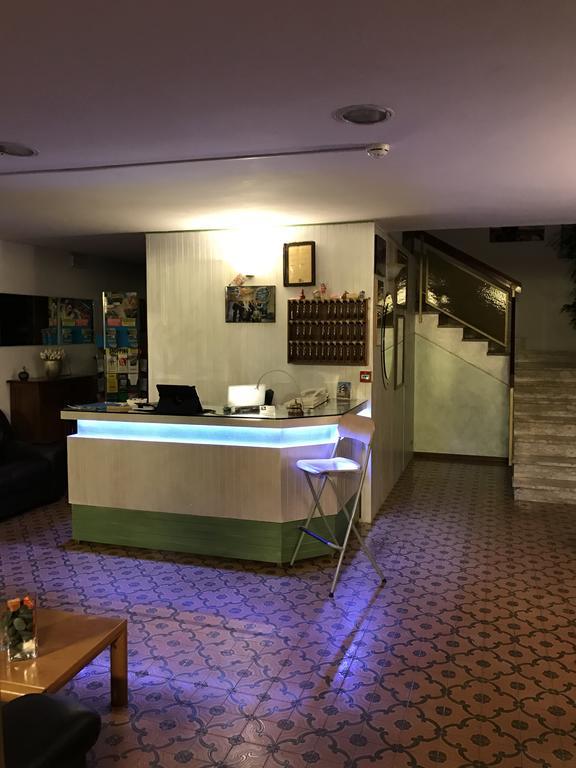 Hotel Mirella Rimini Exterior photo